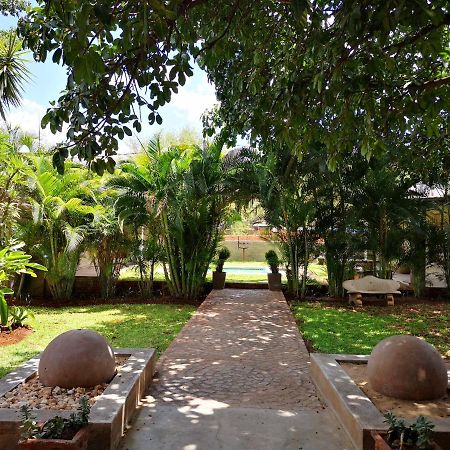 Lifestyle Corner Guesthouse มูซินา ภายนอก รูปภาพ
