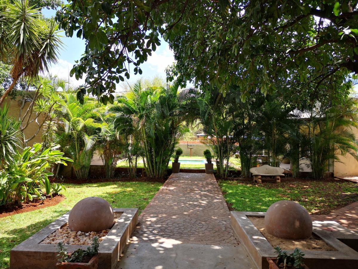 Lifestyle Corner Guesthouse มูซินา ภายนอก รูปภาพ
